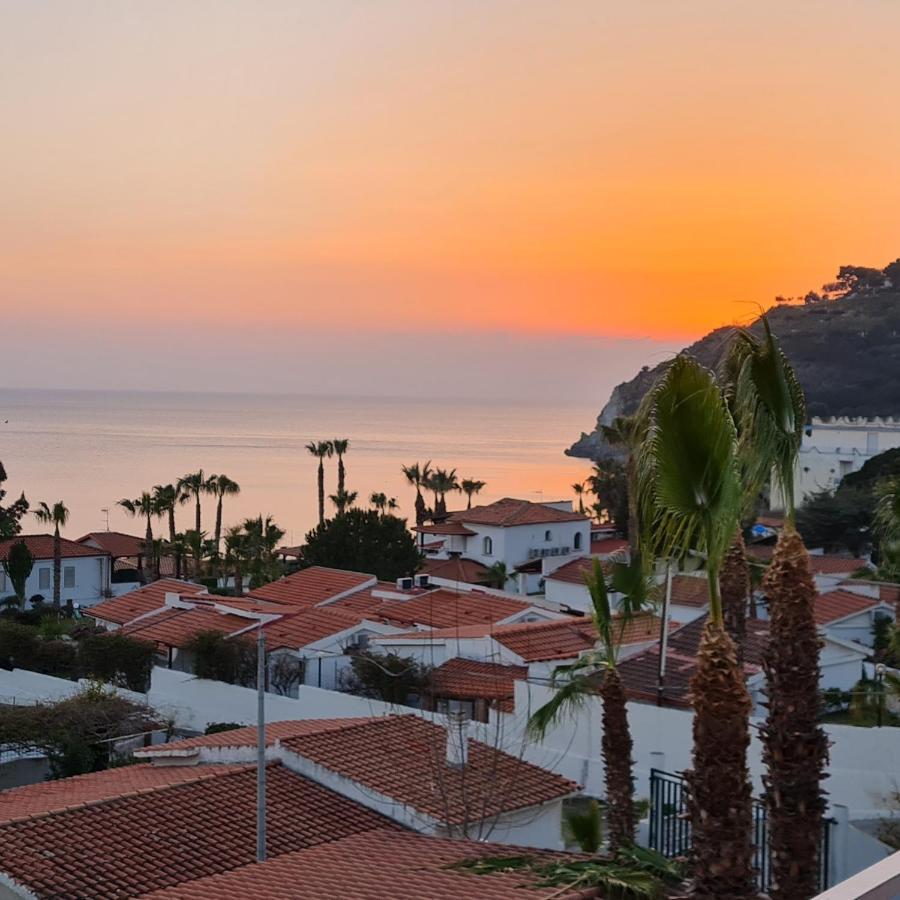 Ninfa Sul Mare Apartments 50 M E T R I Dal Mare Parcheggio Gratuito Custodito กาโปวาติกาโน ภายนอก รูปภาพ