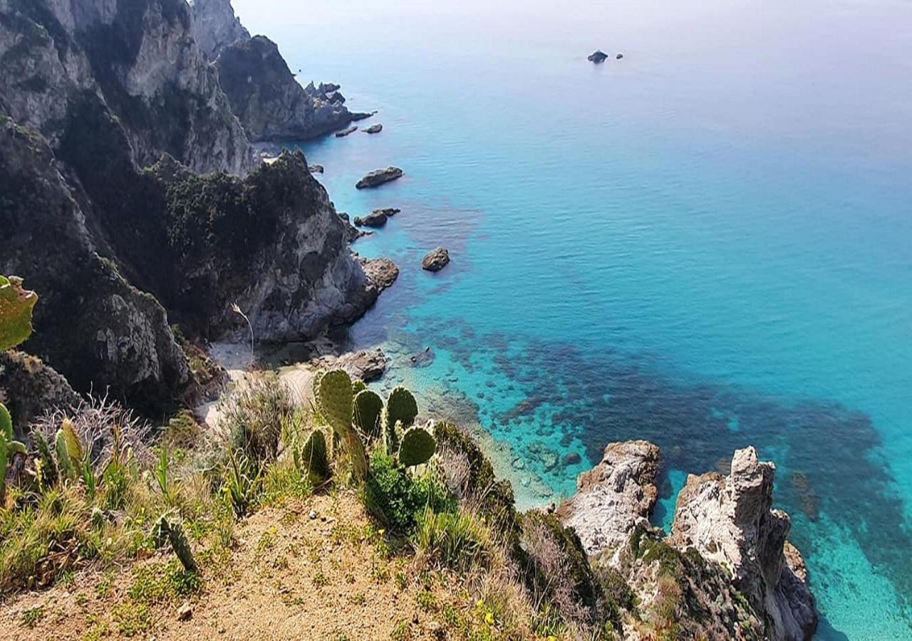 Ninfa Sul Mare Apartments 50 M E T R I Dal Mare Parcheggio Gratuito Custodito กาโปวาติกาโน ภายนอก รูปภาพ